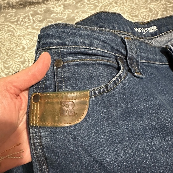 Women’s Wrangler Riggs Wear BootCut Jeans. Size 12x34 - Picture 2 of 6